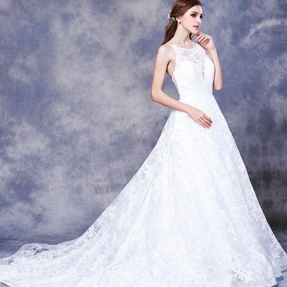 Wedding Dress - Picture 4 of 8